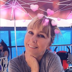 Meet your Posher, Polly